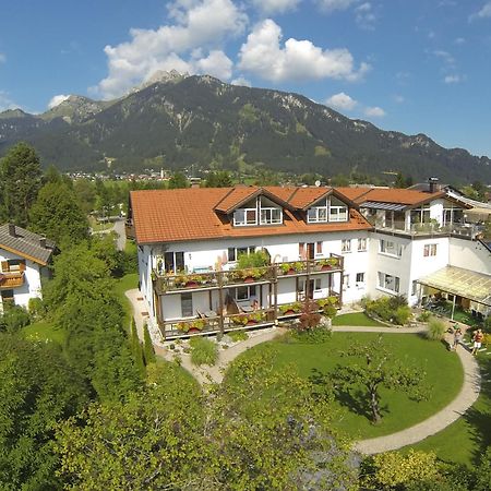 Pension Beim Kruemmling Reutte Exterior photo